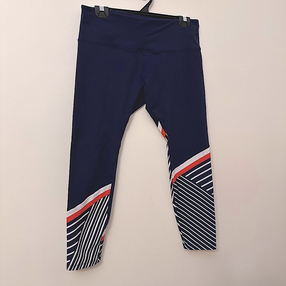 LORNA JANE | Tres Sporty 7/8 Leggings | Size 14 | Preloved - Picture 4 of 10